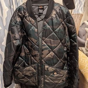 Dickies Camouflage Jacket (L) - Worn once - Like New!